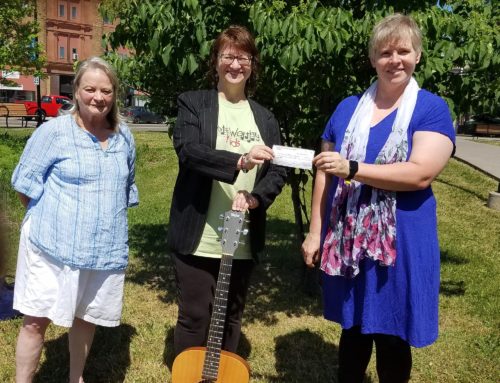 Altrusa Club of Duluth donates $1,000